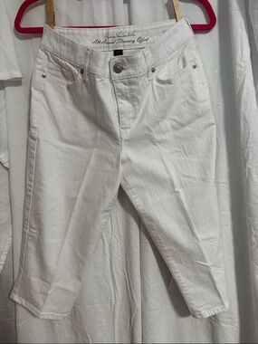 Gloria Vanderbilt White Cropped Slim Jeans